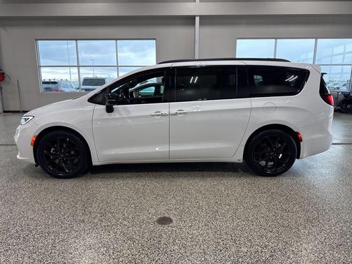 2025 Chrysler Pacifica Limited