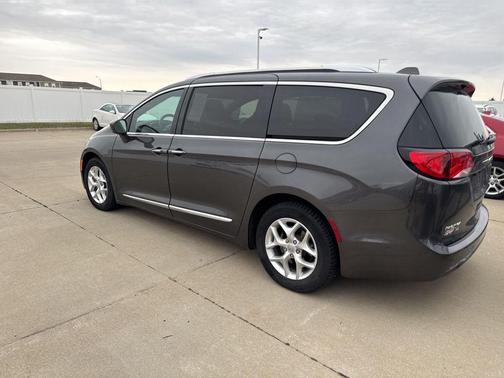 2020 Chrysler Pacifica Touring-L Plus