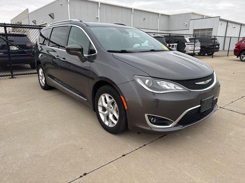 2020 Chrysler Pacifica Touring-L Plus