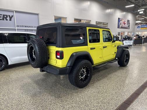 2022 Jeep Wrangler Unlimited Sport