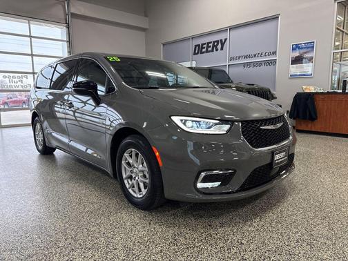 2025 Chrysler Pacifica L