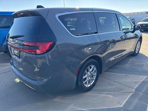 2025 Chrysler Pacifica L