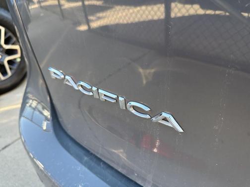 2025 Chrysler Pacifica L