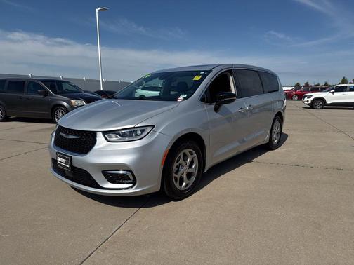 Silver Mist Clearcoat 2024 Chrysler Pacifica Limited