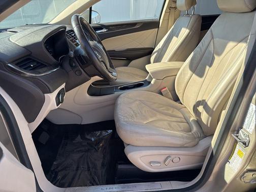 White Gold Metallic 2017 Lincoln MKC Reserve