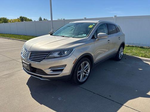 White Gold Metallic 2017 Lincoln MKC Reserve