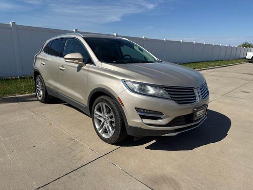 White Gold Metallic 2017 Lincoln MKC Reserve