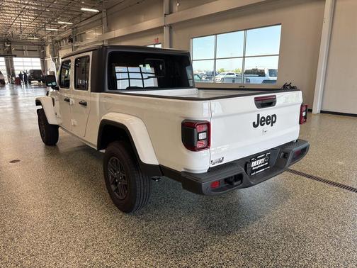 2025 Jeep Gladiator Sport S