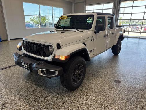 2025 Jeep Gladiator Sport S