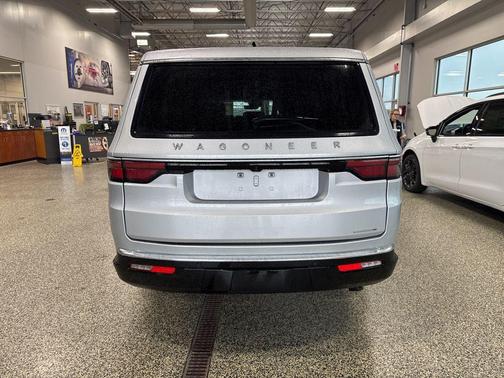 Silver Zynith 2024 Jeep Wagoneer L Series II