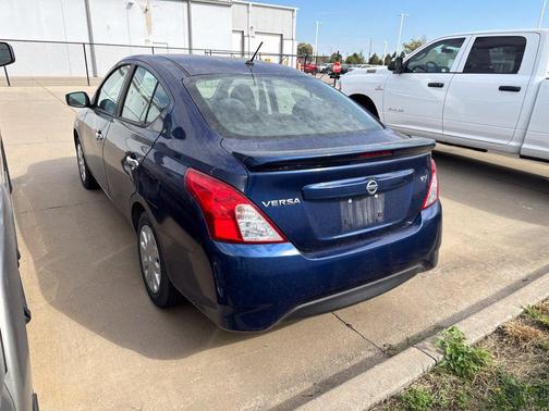 Deep Blue Pearl 2019 Nissan Versa 1.6 SV