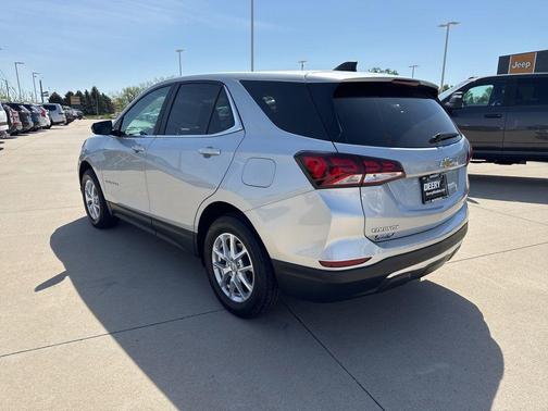 Silver Ice Metallic 2022 Chevrolet Equinox 1LT