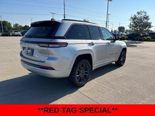 Silver Zynith 2026 Jeep Grand Cherokee Limited