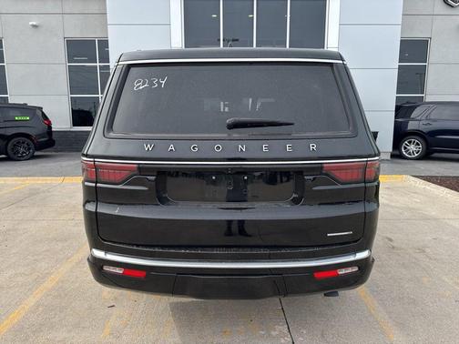 Diamond Black Crystal Pearlcoat 2024 Jeep Wagoneer Series II