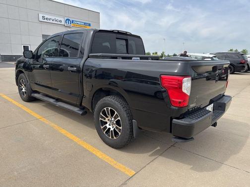 Magnetic Black 2018 Nissan Titan SV