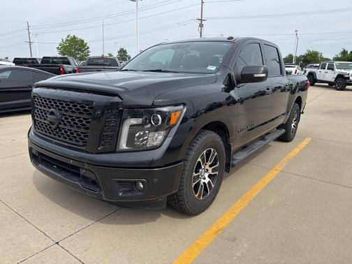 Magnetic Black 2018 Nissan Titan SV