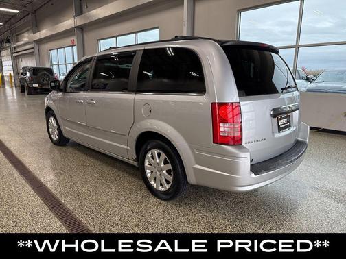 2010 Chrysler Town & Country Touring