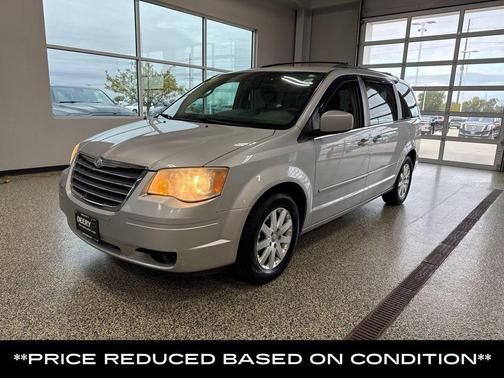 2010 Chrysler Town & Country Touring