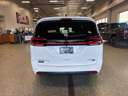 2026 Chrysler Pacifica Limited