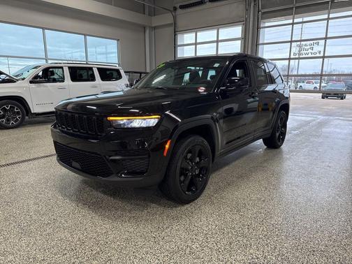 2023 Jeep Grand Cherokee Altitude