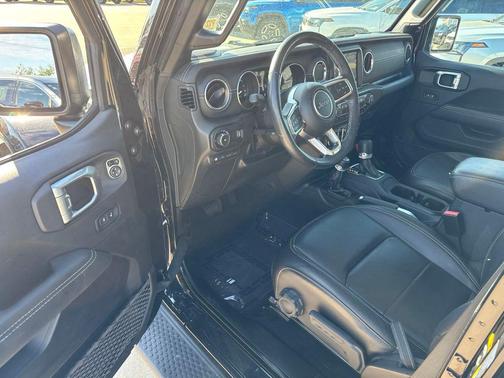 Black Clearcoat 2023 Jeep Wrangler 4xe Sahara