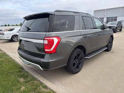 Magnetic 2021 Ford Expedition XLT