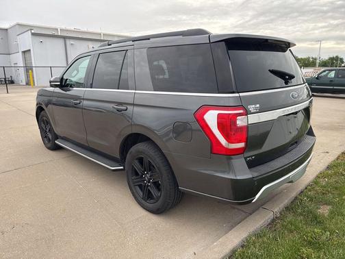Magnetic 2021 Ford Expedition XLT