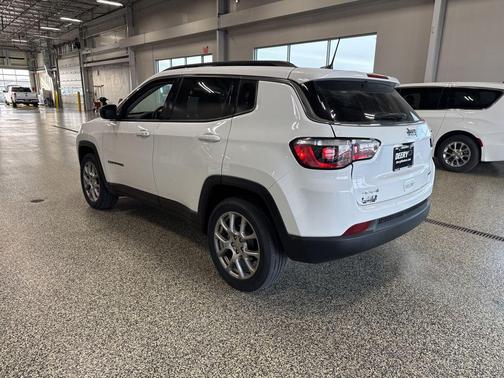 2022 Jeep Compass Latitude Lux