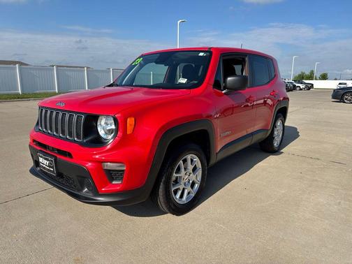 Colorado Red Clearcoat 2023 Jeep Renegade Latitude