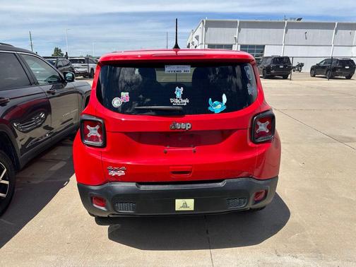 Colorado Red Clearcoat 2023 Jeep Renegade Latitude