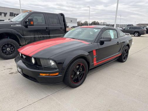 2005 Ford Mustang GT Premium