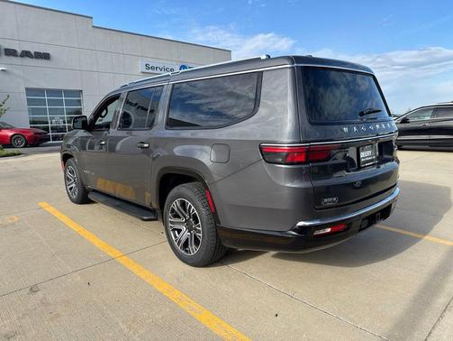 Baltic Gray Metallic Clearcoat 2024 Jeep Wagoneer L Series II