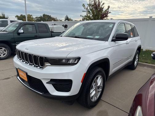 2023 Jeep Grand Cherokee Laredo