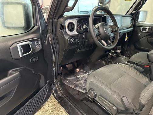 2025 Jeep Gladiator Sport S