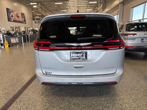 2024 Chrysler Pacifica Limited