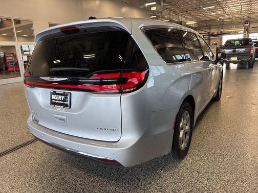 2024 Chrysler Pacifica Limited
