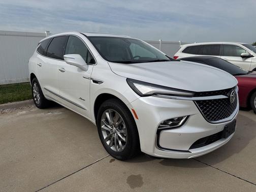 White Frost Tricoat 2023 Buick Enclave Avenir