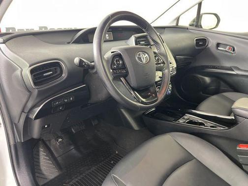 2022 Toyota Prius LE
