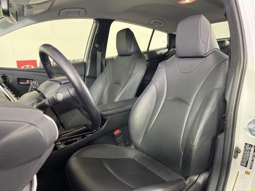 2022 Toyota Prius LE