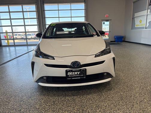 2022 Toyota Prius LE