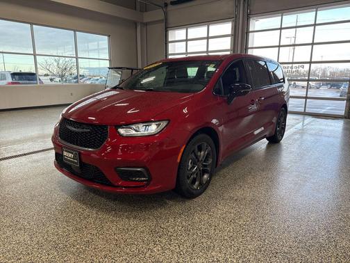 2026 Chrysler Pacifica L