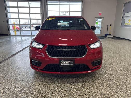 2026 Chrysler Pacifica L