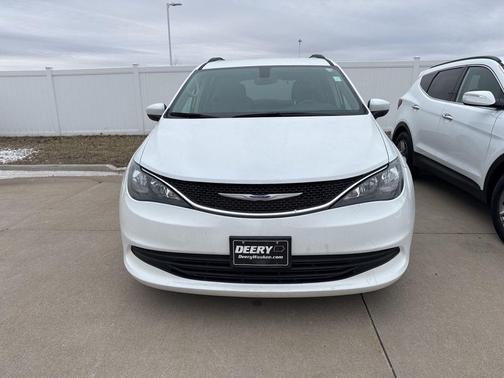 2020 Chrysler Voyager LXI