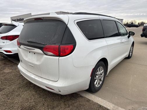 2020 Chrysler Voyager LXI