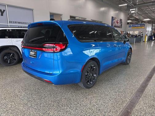 2026 Chrysler Pacifica L