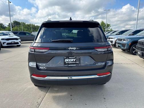 Baltic Gray Metallic Clearcoat 2025 Jeep Grand Cherokee Limited