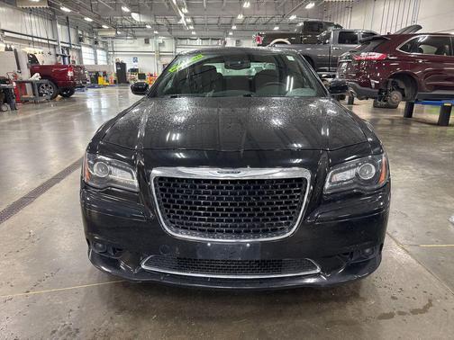 2014 Chrysler 300 SRT8