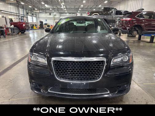 2014 Chrysler 300 SRT8