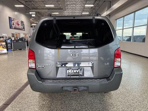 2007 Nissan Pathfinder LE