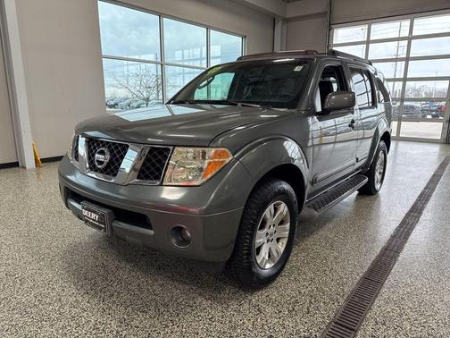 2007 Nissan Pathfinder LE